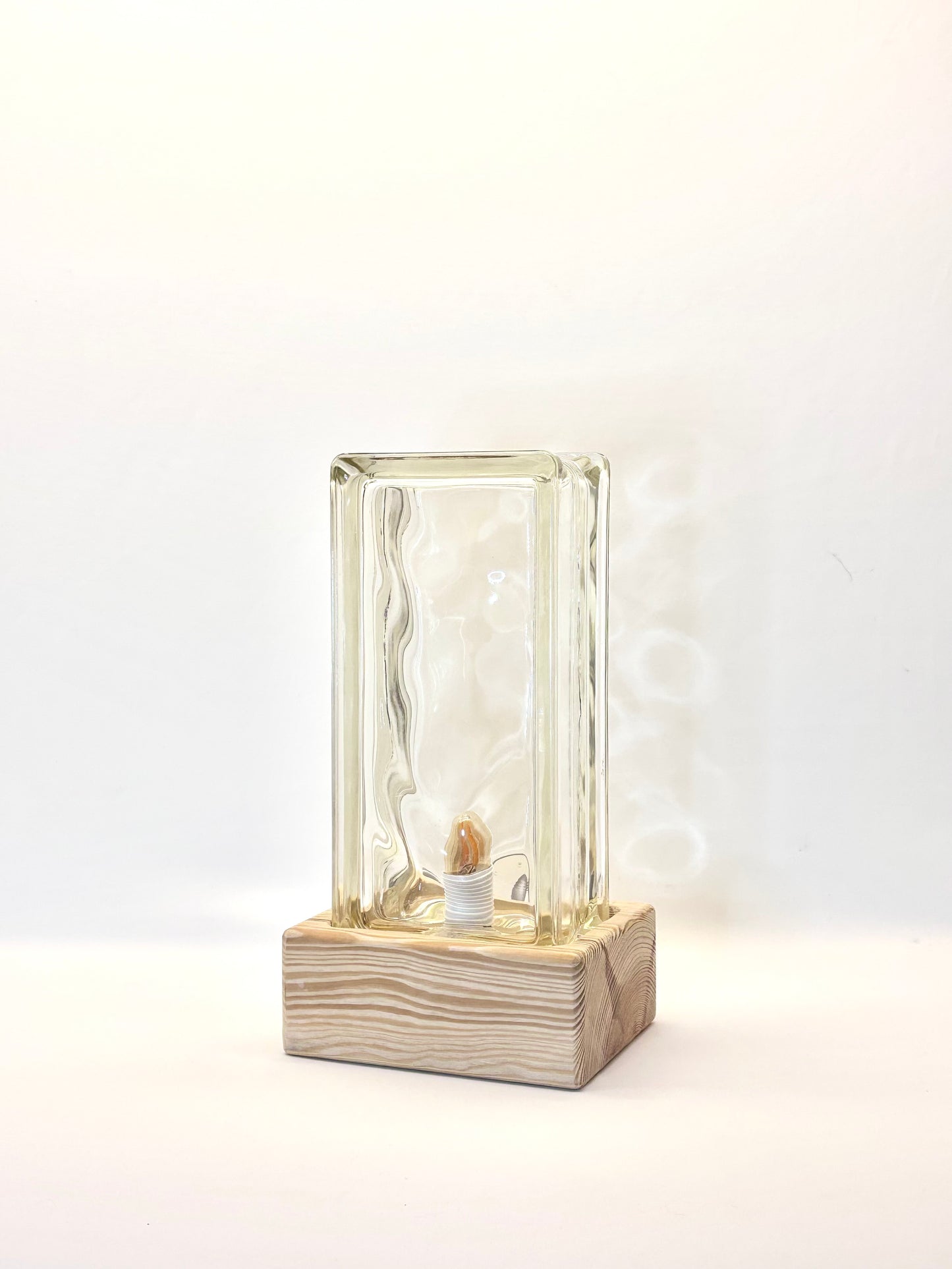 Tischlampe aus Vintage Glasbaustein: ppp - S