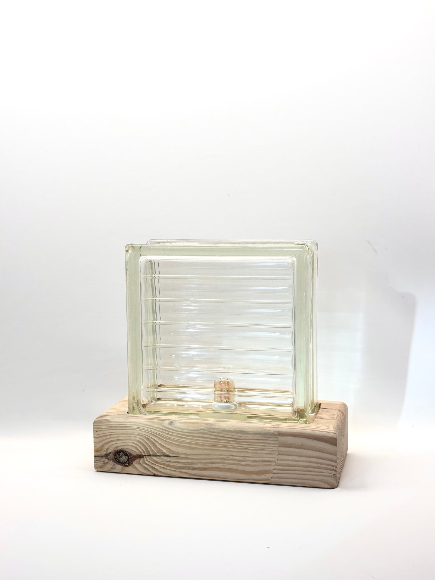 Tischlampe aus Vintage Glasbaustein hhhh - M